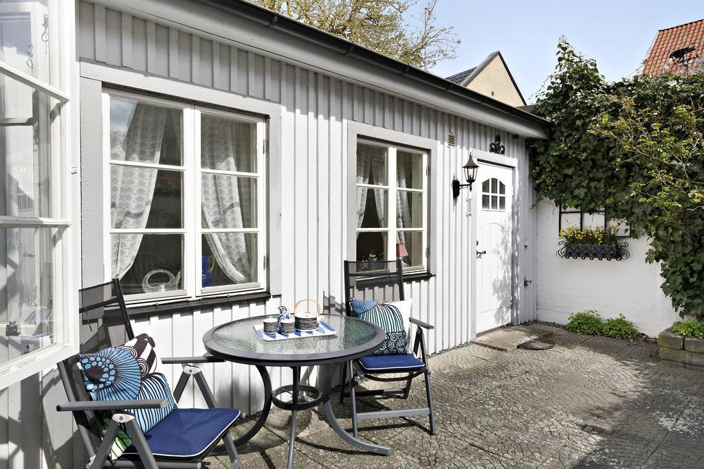 Charming Townhouse Villa Ystad Buitenkant foto